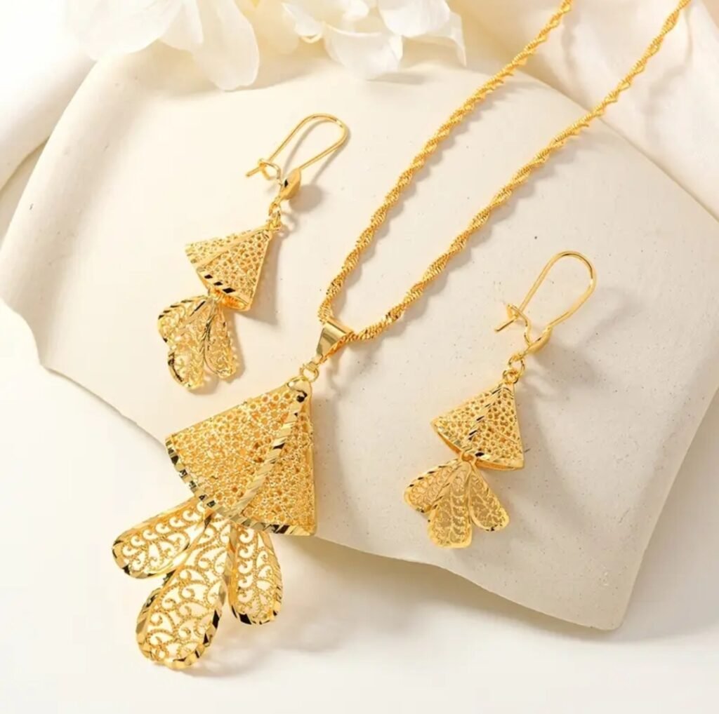 Necklace & Earrings set